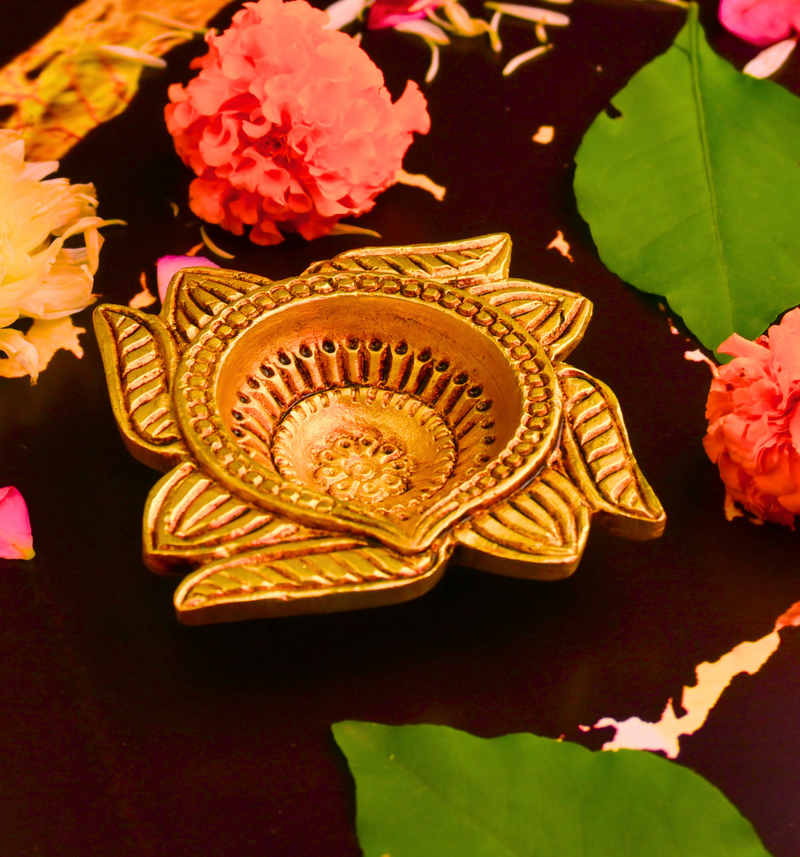 Swastik Flower Shaped Diya 3.1 inch