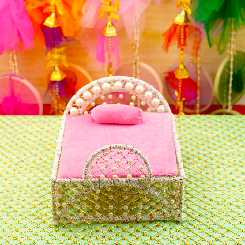 Princely Pearl Laddu Gopal Bed 9" | 610g
