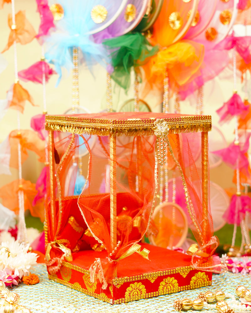 Luxe Red Decorative Laddu Gopal Light Bangla with Bed, Pillows ( 10X14.5 inches )
