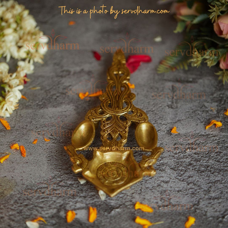 Intricately Designed Aarti Diya, Three Wicks Aarti Diya in Pure Brass for Gifting