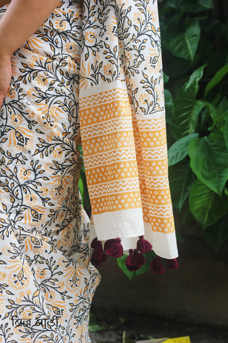 Gauri - Handcrafted Mulmul Saree